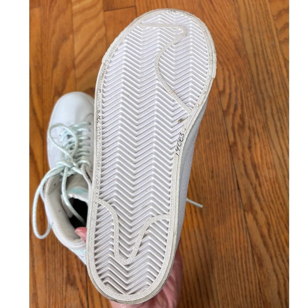 Nike SB Blazer Mid Premium Sneaker Shoe White Glacier Women's size 7